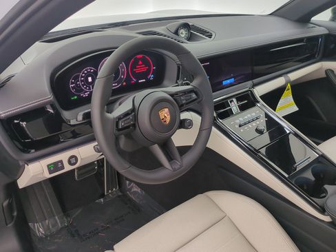 New 2026 Porsche Panamera image 4