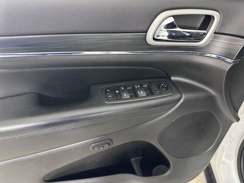 Used 2021 Jeep Grand Cherokee Limited w/ Trailer Tow Group IV image 21