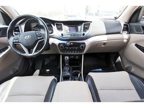 Used 2017 Hyundai Tucson Sport FWD image 11