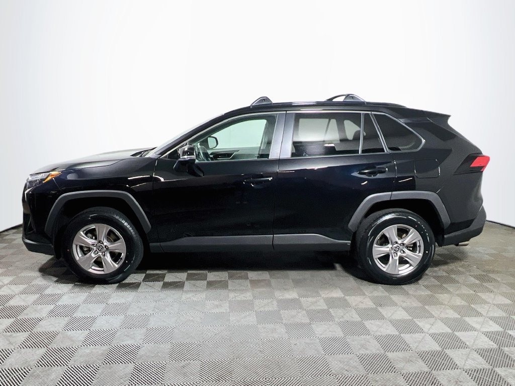 Certified 2022 Toyota RAV4 XLE w/ XLE Grade Weather Package AWD/4WD image 4