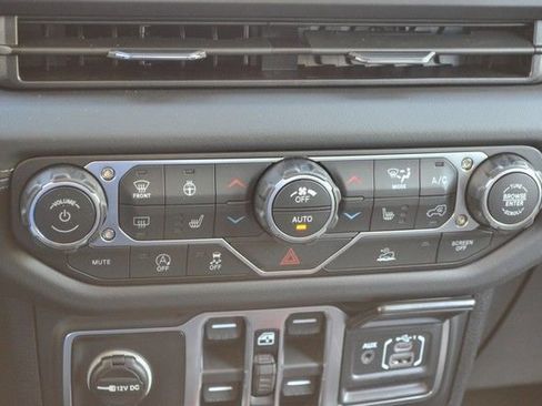 New 2026 Jeep Wrangler Unlimited Rubicon AWD/4WD image 27