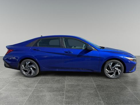New 2025 Hyundai Elantra Sport image 6