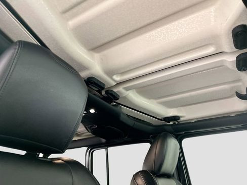 Used 2021 Jeep Wrangler Unlimited Rubicon AWD/4WD image 17
