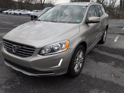 Used 2016 Volvo XC60 T5 Premier w/ Proximity Package