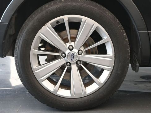 Used 2019 Ford Explorer Limited w/ Class III Trailer Tow Package image 9