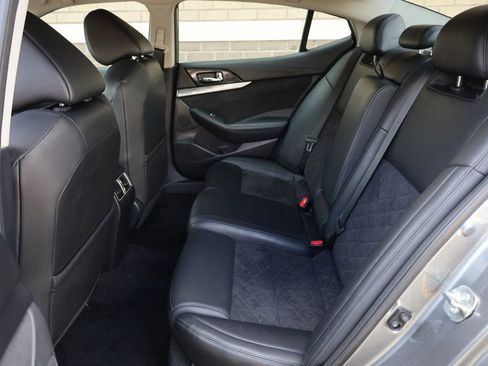 Used 2016 Nissan Maxima SR image 18