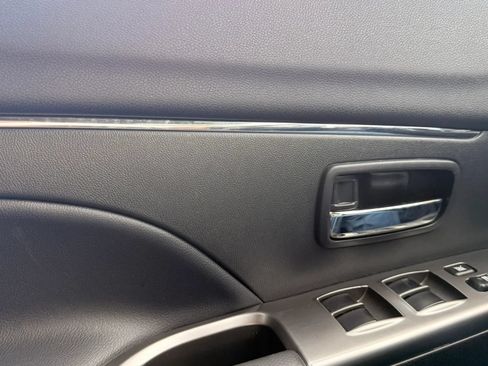 Used 2025 Mitsubishi Outlander Sport SE AWD/4WD image 26