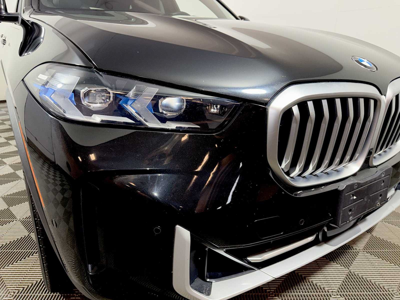 Used 2024 BMW X5 xDrive40i w/ Premium Package AWD/4WD image 25