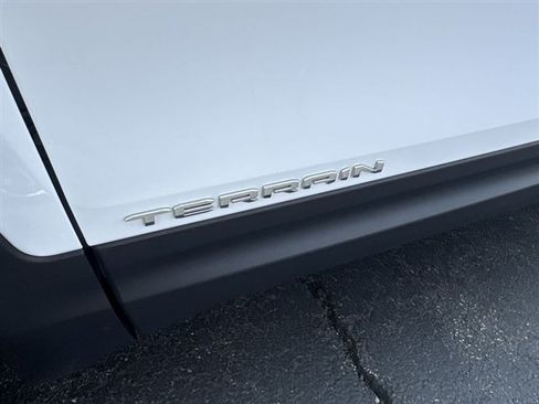 Certified 2024 GMC Terrain SLE w/ Driver Convenience Package FWD image 30