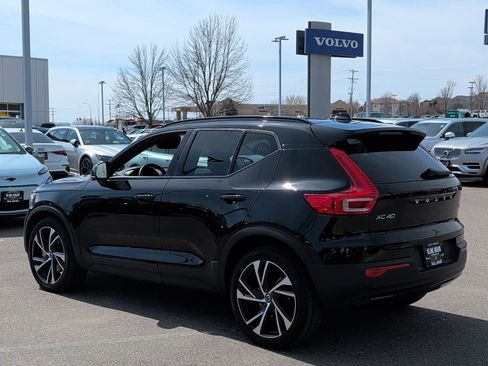 Used 2022 Volvo XC40 T5 R-Design AWD/4WD image 5