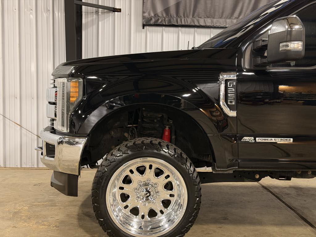 Used 2017 Ford F250 Lariat w/ Chrome Package AWD/4WD image 8