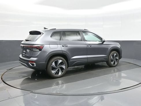 New 2026 Volkswagen Taos SE AWD/4WD image 7