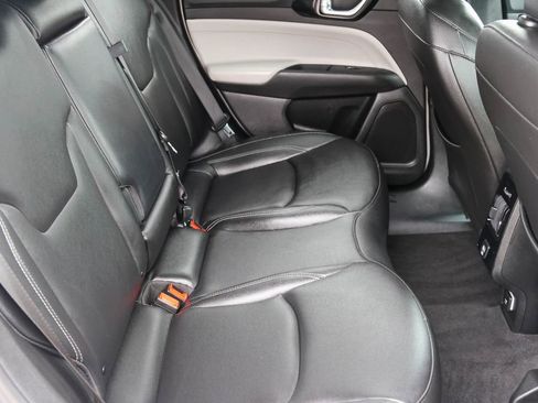 Used 2025 Jeep Compass Limited AWD/4WD image 17