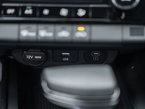 Certified 2025 Hyundai Elantra Sport image 21