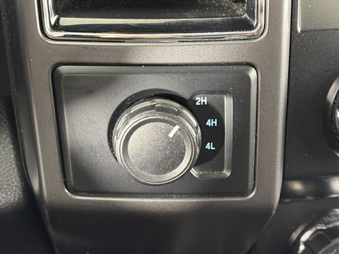 Used 2020 Ford F150 XLT w/ Equipment Group 302A Luxury AWD/4WD image 28