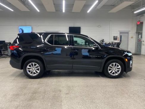 Used 2023 Chevrolet Traverse LS FWD image 4