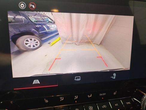 New 2026 GMC Canyon Elevation w/ Convenience Package image 30