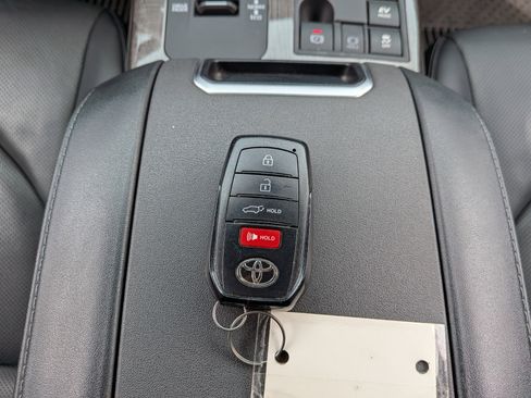 Used 2024 Toyota Highlander Platinum AWD/4WD image 41