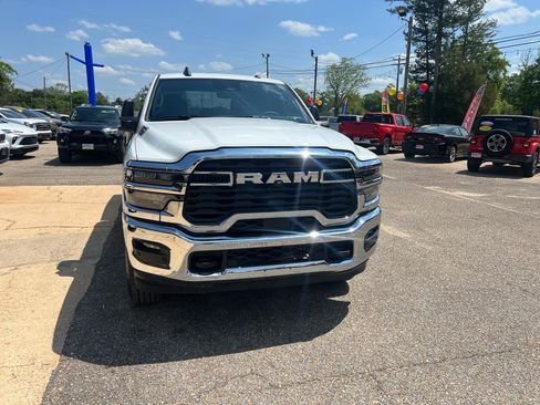 Used 2026 RAM 2500 Big Horn AWD/4WD image 3