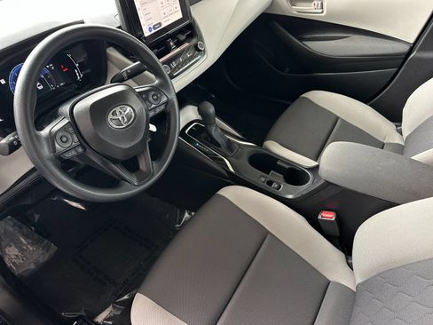 Used 2026 Toyota Corolla LE FWD image 9