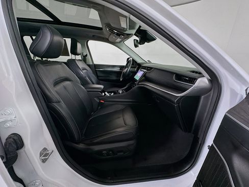 Used 2022 Jeep Grand Cherokee L Limited image 35