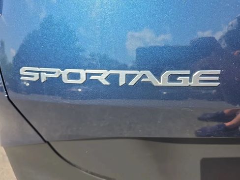 Used 2023 Kia Sportage EX AWD/4WD image 16