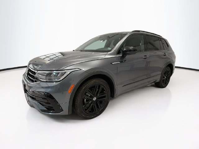 Used 2022 Volkswagen Tiguan SE R-Line FWD image 3