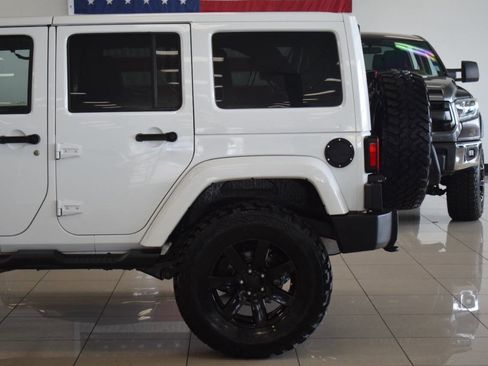 Used 2014 Jeep Wrangler Unlimited Sahara AWD/4WD image 23