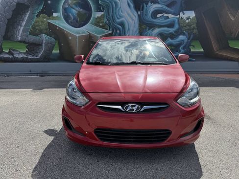 Used 2012 Hyundai Accent GLS image 3