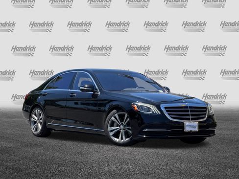 Used 2019 Mercedes-Benz S 560 Sedan image 2