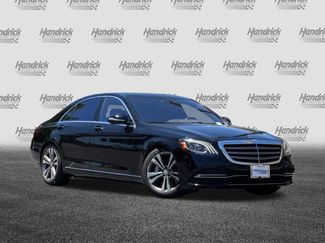 Used 2019 Mercedes-Benz S 560 Sedan video 2