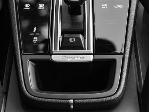 Used 2022 Porsche Cayenne Coupe AWD/4WD image 56