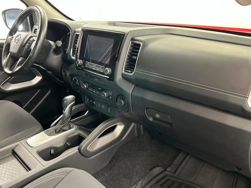 Used 2022 Nissan Frontier SV image 23
