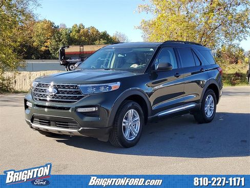 Used 2023 Ford Explorer XLT w/ Equipment Group 202A image 2