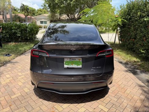 Used 2025 Tesla Model Y Long Range AWD/4WD image 8