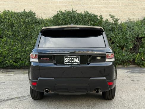 Used 2016 Land Rover Range Rover Sport SE image 4