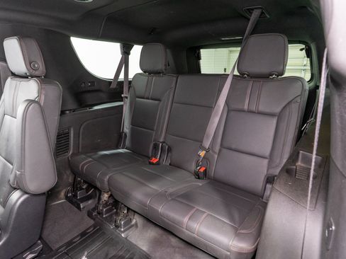 Used 2022 Chevrolet Suburban RST w/ Luxury Package RWD image 32