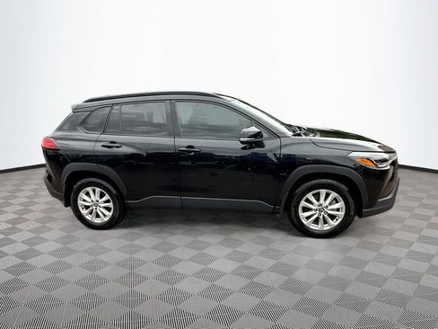 Used 2024 Toyota Corolla Cross LE FWD image 5