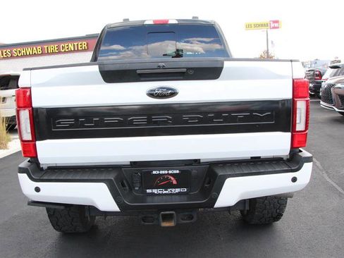 Used 2021 Ford F250 Lariat image 9
