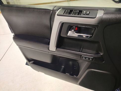 Used 2023 Toyota 4Runner Limited image 9