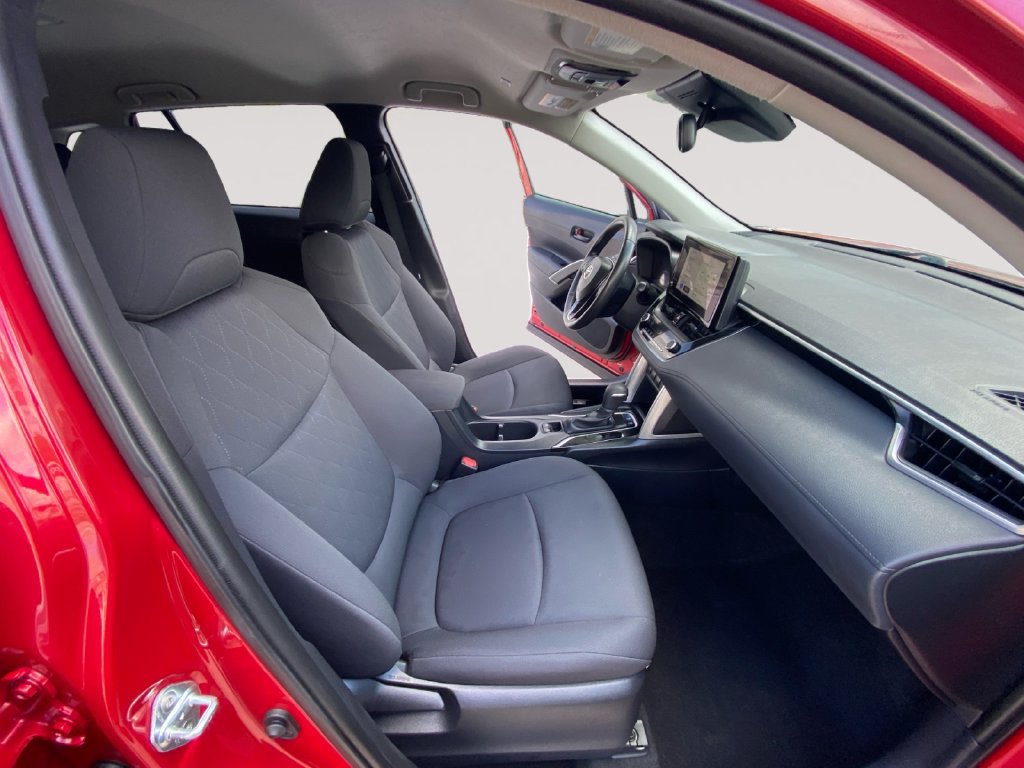 Used 2023 Toyota Corolla Cross LE AWD/4WD image 15