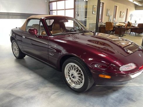 Used 1995 MAZDA MX-5 Miata M-Edition RWD image 7