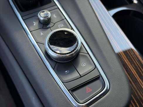 Used 2024 Cadillac Escalade ESV Premium Luxury AWD/4WD image 35