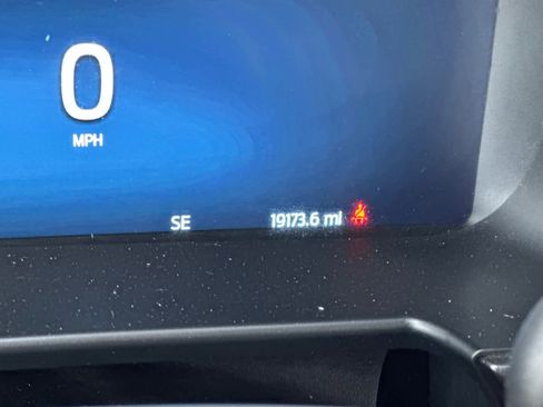 Certified 2024 Ford F250 Lariat w/ Chrome Package image 25