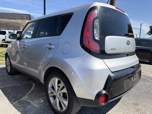 Used 2016 Kia Soul + FWD image 3