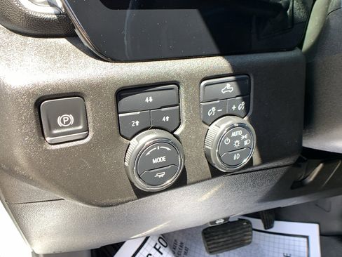 Used 2024 Chevrolet Silverado 2500 LT AWD/4WD image 14