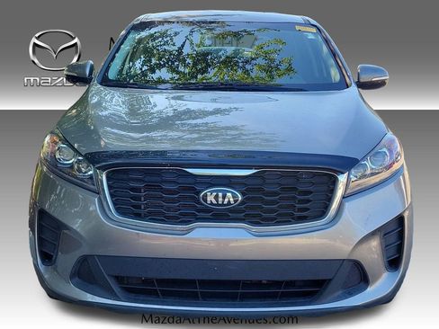Used 2019 Kia Sorento FWD V6 image 4