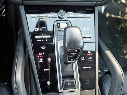 Used 2020 Porsche Cayenne Sport Utility 4D image 28