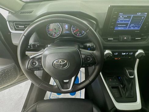 Used 2022 Toyota RAV4 XLE Premium FWD image 12