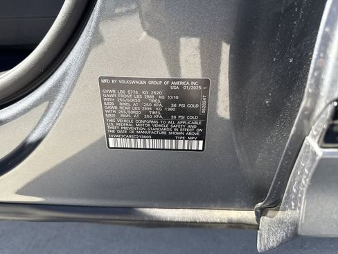 Used 2025 Volkswagen Atlas Cross Sport SEL R-Line image 27